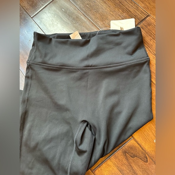 Fabletics Anywhere Motion365+ High-Waisted Legging NWT - Picture 6 of 12